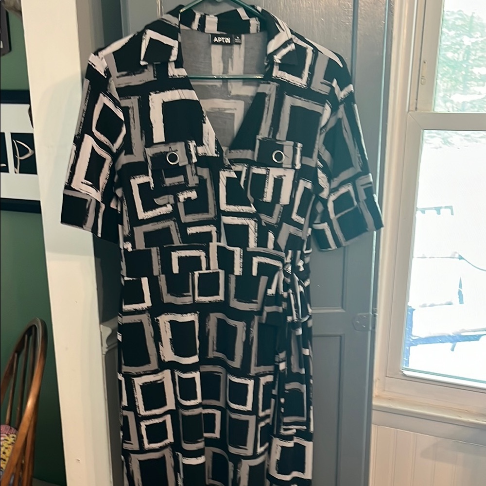 Apt. 9 Monochrome Striped Top